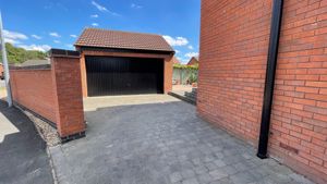 Photo 21- click for photo gallery